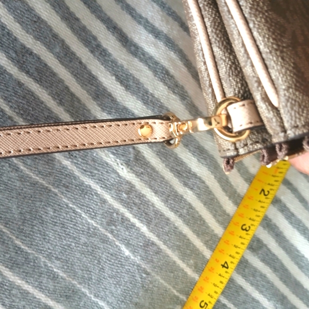 Michael Kors Textured Brown and Cream Wristlet Wallet New! - Picture 7 of 7